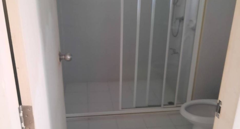 Haus zur Miete mit 3 Zimmer in Watthana, Bangkok