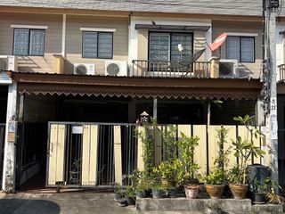 For sale 3 bedrooms townhouse in Bang Khae, Bangkok