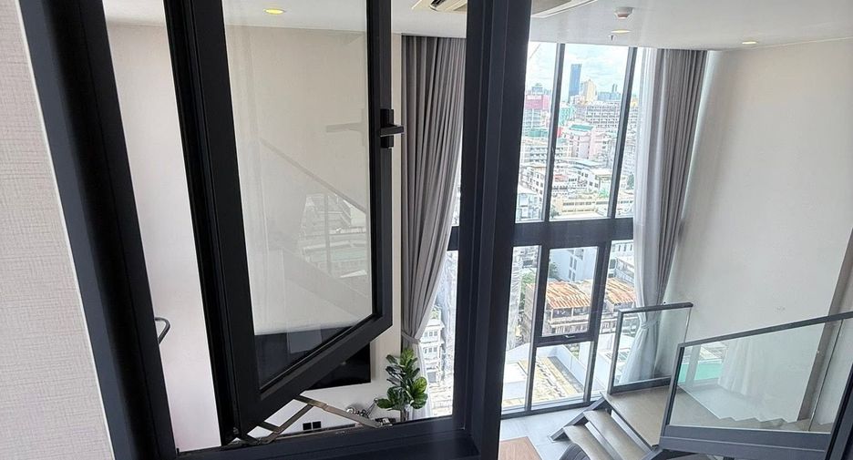 For rent 2 bedrooms condo in Pathum Wan, Bangkok