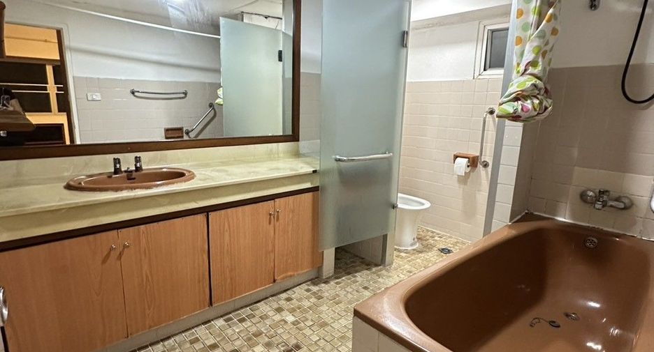 Wohnung zur Miete mit 2 Zimmer in Khlong Toei, Bangkok