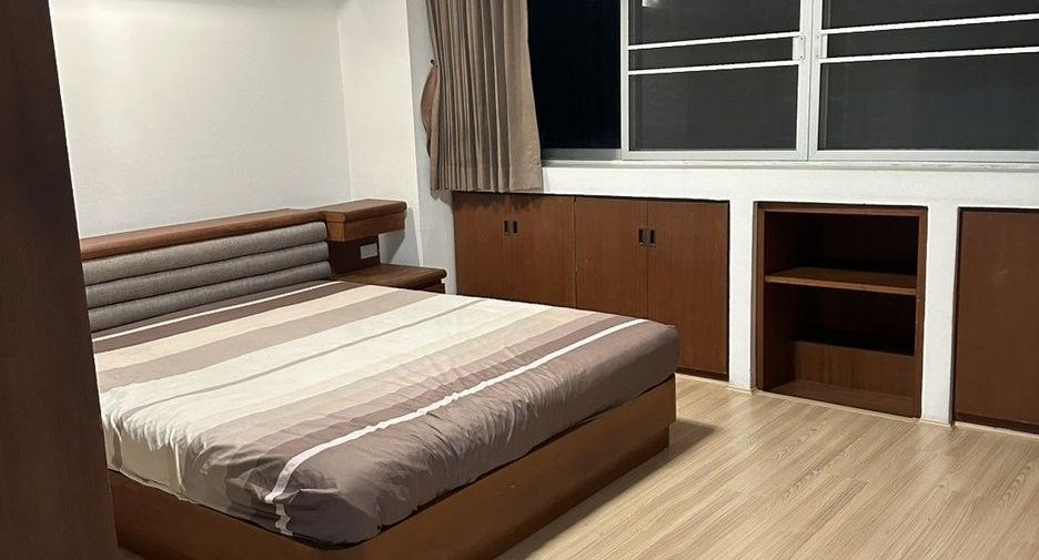 Wohnung zur Miete mit 2 Zimmer in Khlong Toei, Bangkok