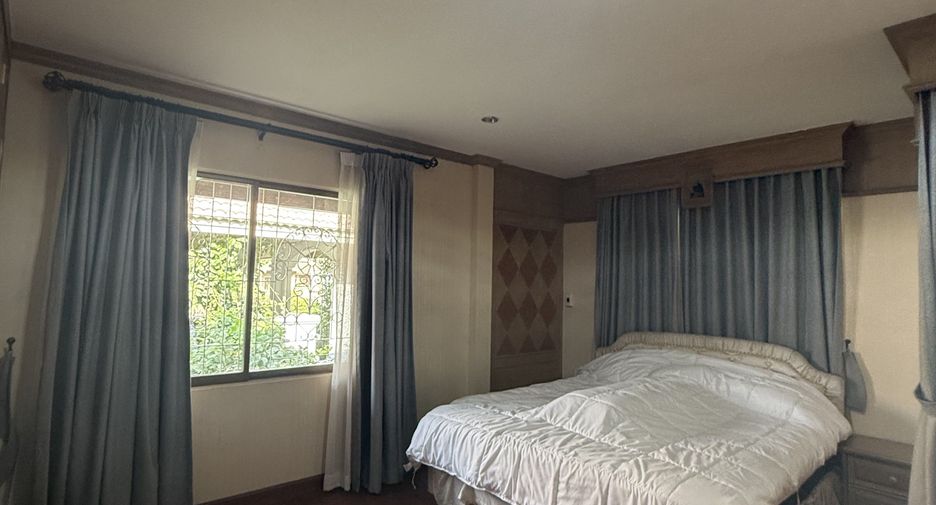 For rent 3 bedrooms house in Wang Thonglang, Bangkok
