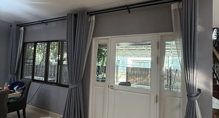 For rent 3 bedrooms house in Wang Thonglang, Bangkok