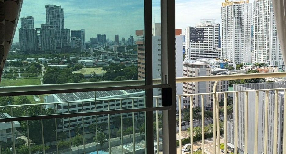 À louer 2 chambres condo à Huai Khwang, Bangkok