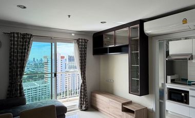 À louer 2 chambres condo à Huai Khwang, Bangkok