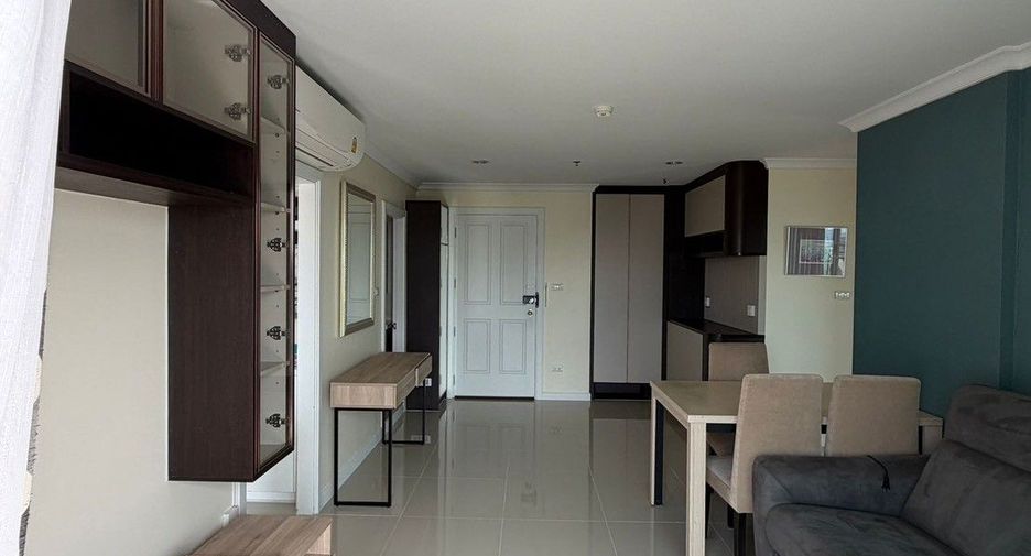 À louer 2 chambres condo à Huai Khwang, Bangkok