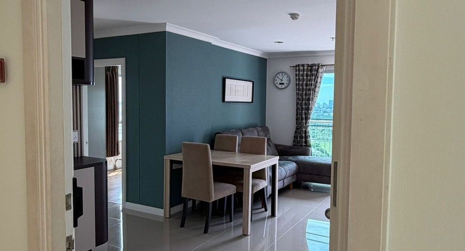 À louer 2 chambres condo à Huai Khwang, Bangkok