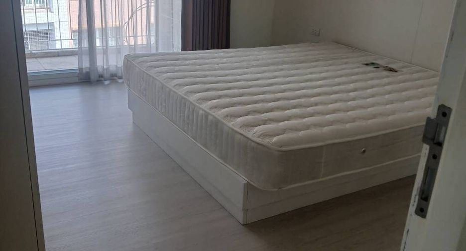 For rent 2 ベッドルーム condo in Watthana, Bangkok