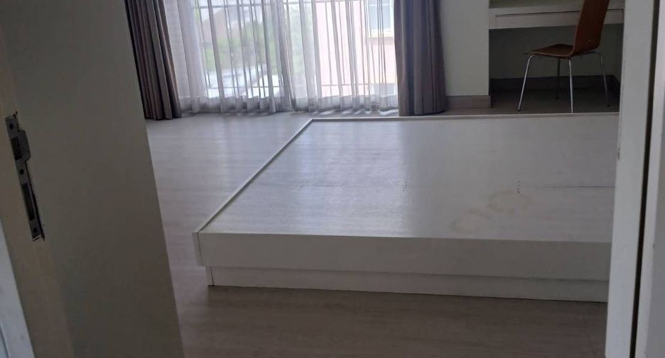 For rent 2 ベッドルーム condo in Watthana, Bangkok