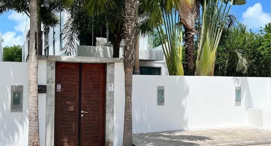 For rent 3 bedrooms villa in Mueang Phuket, Phuket