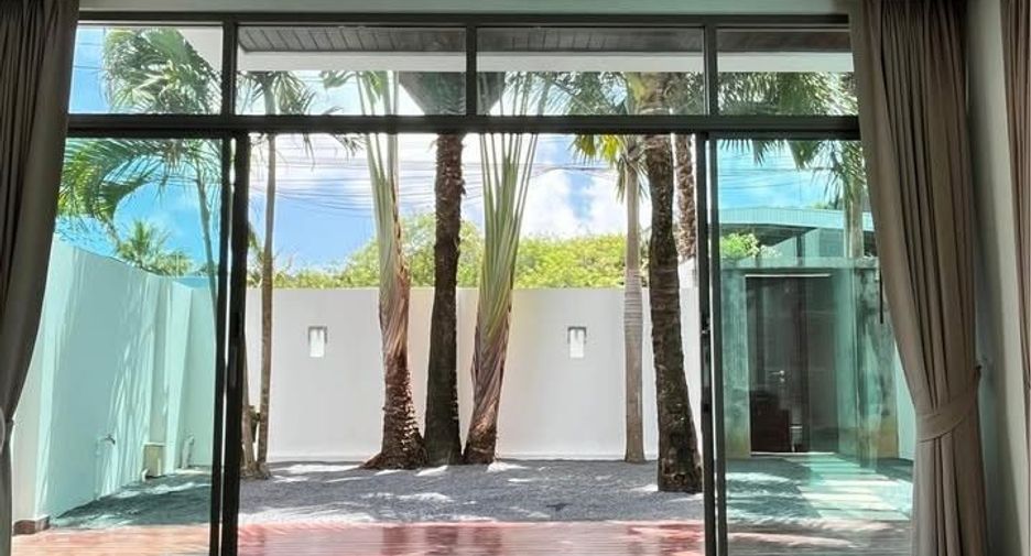 For rent 3 bedrooms villa in Mueang Phuket, Phuket