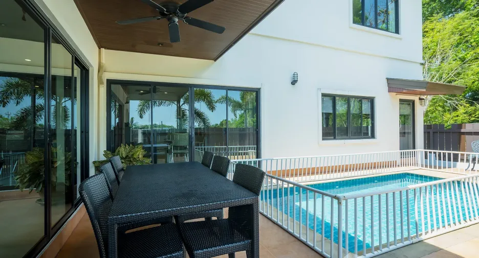 For sale 4 ベッドルーム house in Mueang Phuket, Phuket