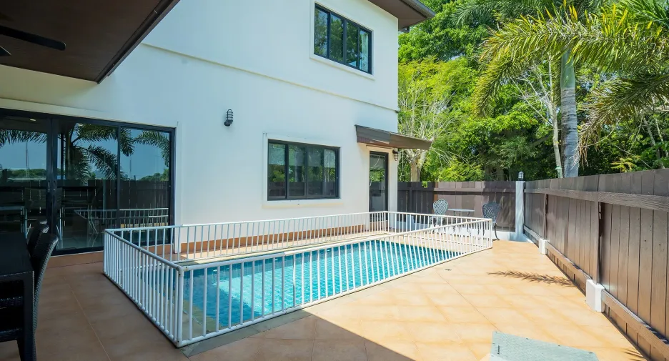 For sale 4 ベッドルーム house in Mueang Phuket, Phuket