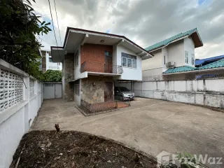 Haus zum Kauf mit 3 Zimmer in Watthana, Bangkok