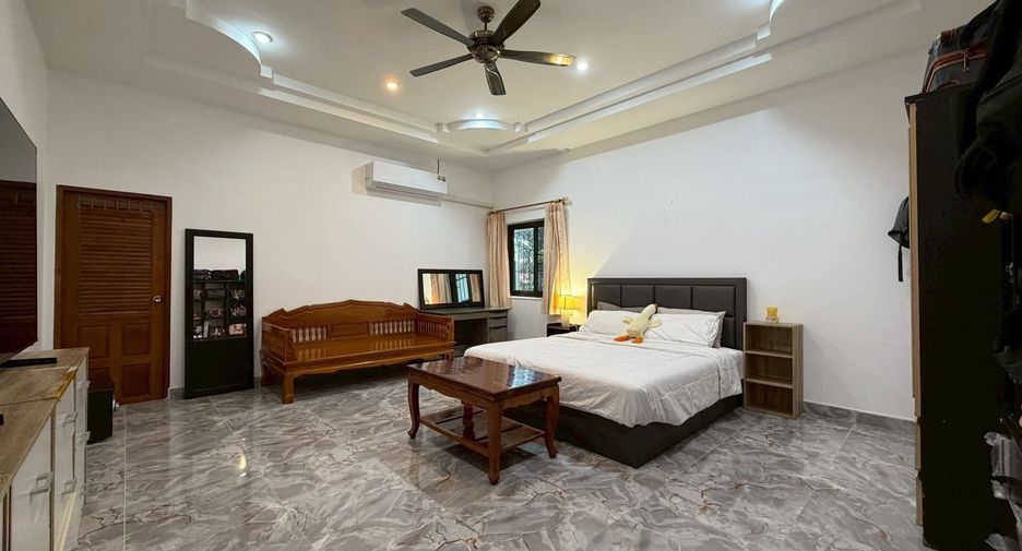 À vendre 4 chambres maison à Huay Yai, Pattaya