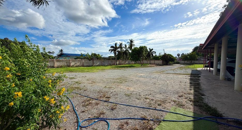 À vendre 4 chambres maison à Huay Yai, Pattaya