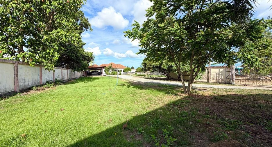 À vendre 4 chambres maison à Huay Yai, Pattaya