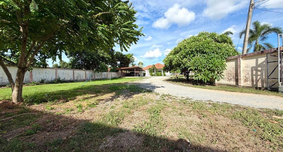 À vendre 4 chambres maison à Huay Yai, Pattaya