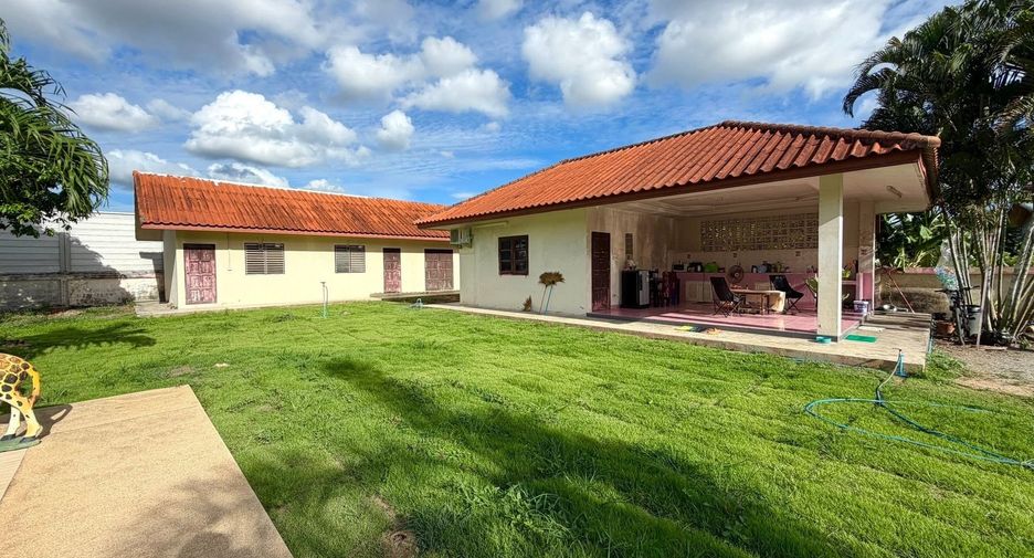 À vendre 4 chambres maison à Huay Yai, Pattaya