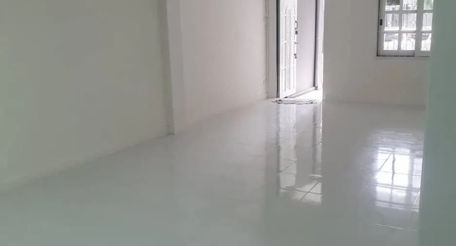 For rent 4 bedrooms townhouse in Watthana, Bangkok