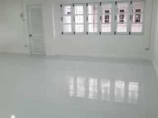 For rent 4 bedrooms townhouse in Watthana, Bangkok
