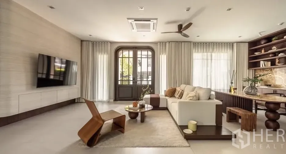Haus zur Miete und zum Kauf mit 4 Zimmer in Lat Krabang, Bangkok