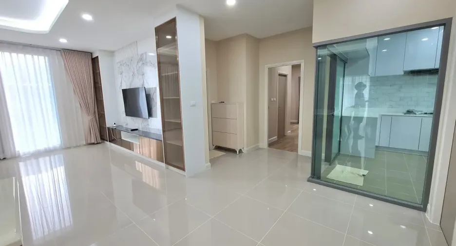 For rent 4 bedrooms house in Lat Krabang, Bangkok