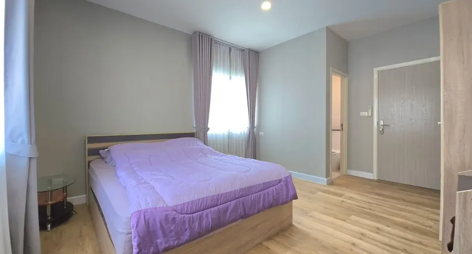 For rent 4 bedrooms house in Lat Krabang, Bangkok