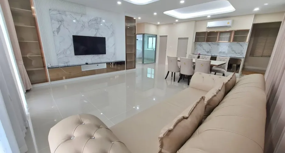 For rent 4 bedrooms house in Lat Krabang, Bangkok