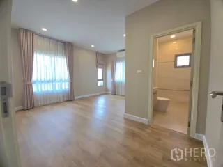 For rent 4 ベッドルーム house 