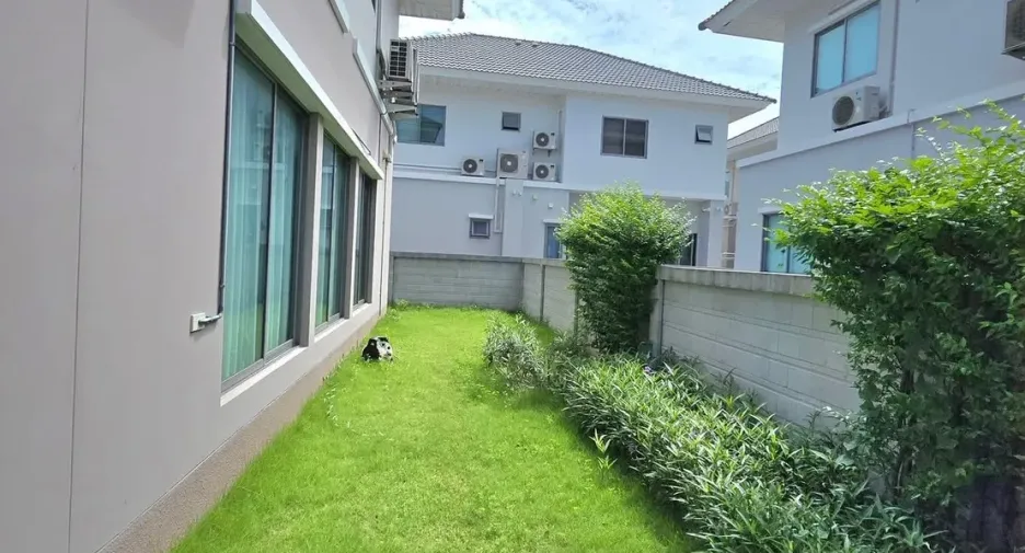 For rent 4 bedrooms house in Lat Krabang, Bangkok
