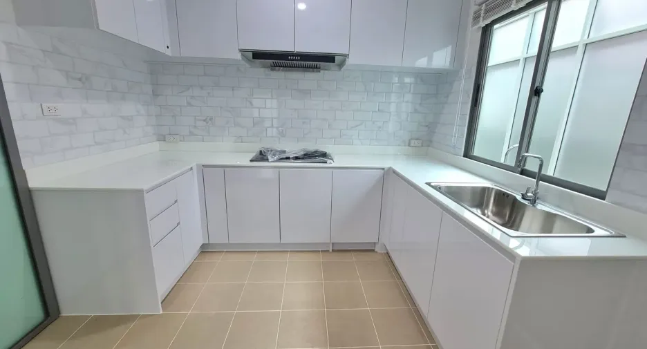 For rent 4 bedrooms house in Lat Krabang, Bangkok