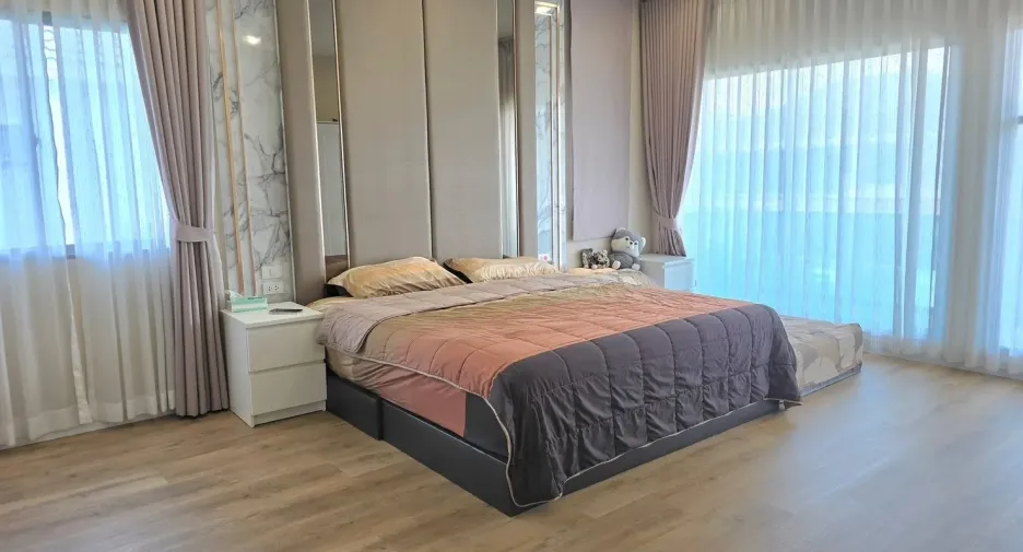 For rent 4 bedrooms house in Lat Krabang, Bangkok