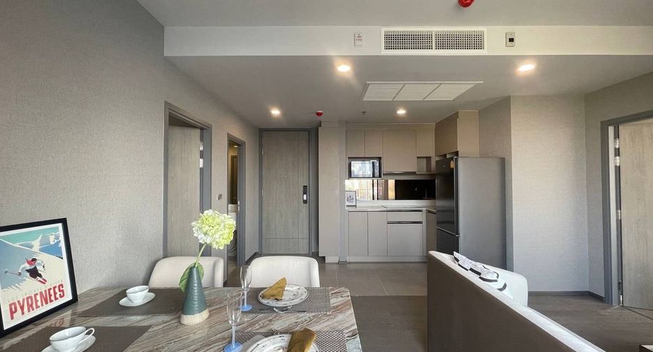 For rent 2 bedrooms condo in Khlong Toei, Bangkok