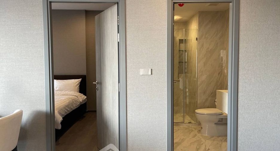 For rent 2 bedrooms condo in Khlong Toei, Bangkok