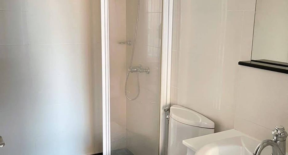 Condo en alquiler de 3 habitaciones en Pathum Wan, Bangkok