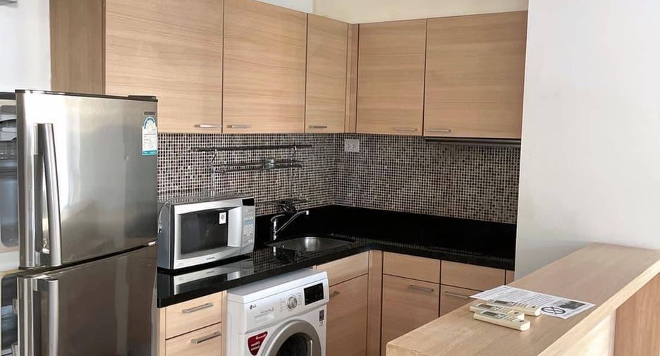 Condo en alquiler de 3 habitaciones en Pathum Wan, Bangkok