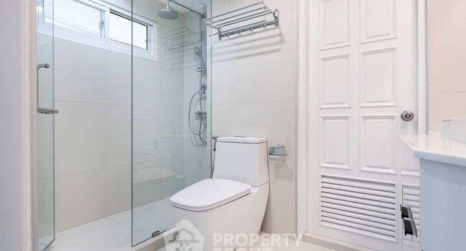 Condo en alquiler de 3 habitaciones en Watthana, Bangkok