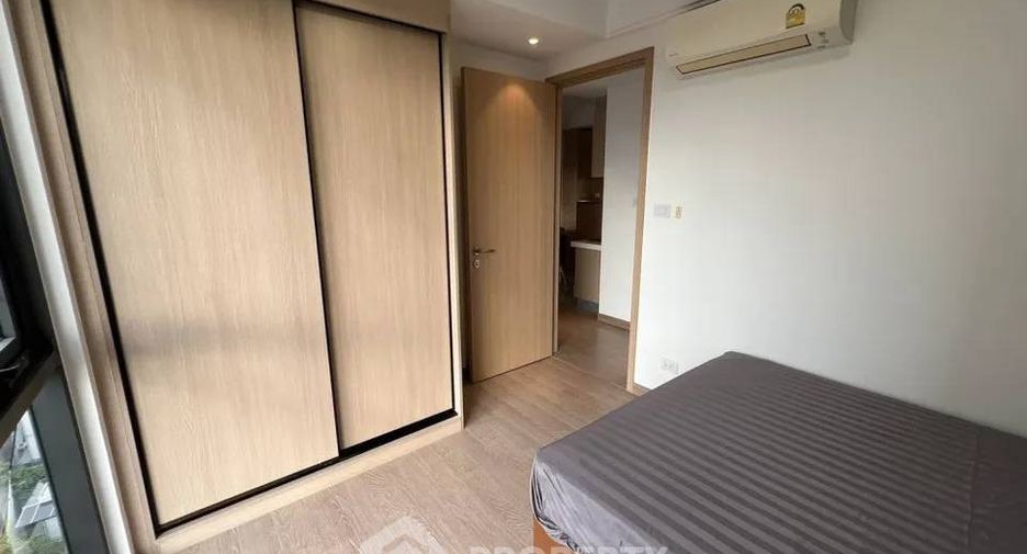 For rent 2 bedrooms condo in Yan Nawa, Bangkok