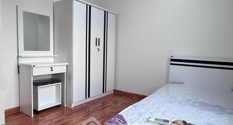Reihenhaus zur Miete mit 3 Zimmer in Phra Khanong, Bangkok