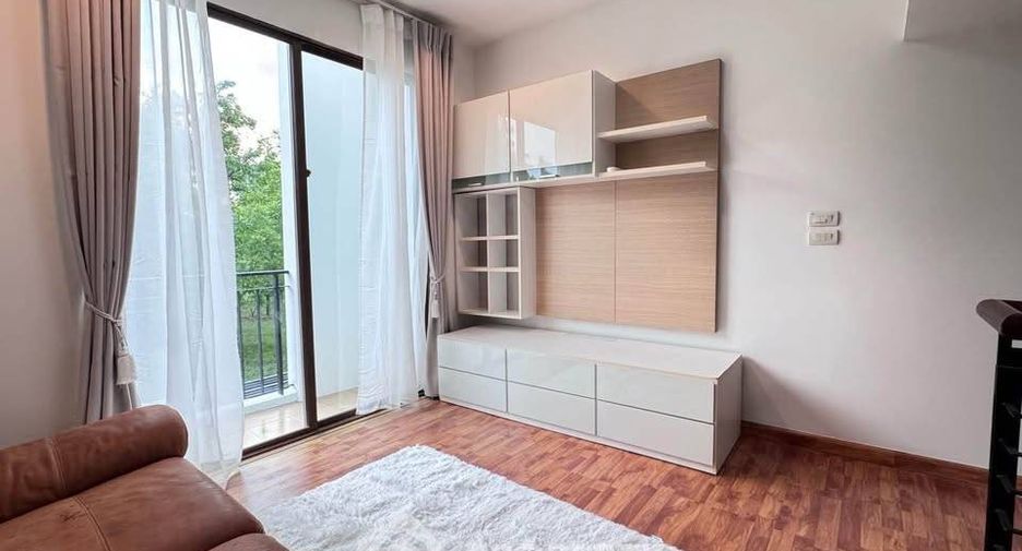 Reihenhaus zur Miete mit 3 Zimmer in Phra Khanong, Bangkok