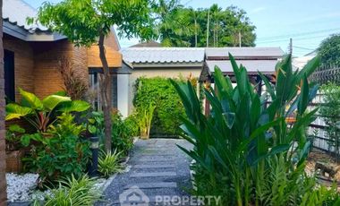 Haus zur Miete mit 4 Zimmer in Saphan Sung, Bangkok