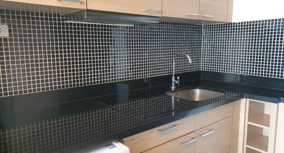 For rent 1 bed condo in Pathum Wan, Bangkok