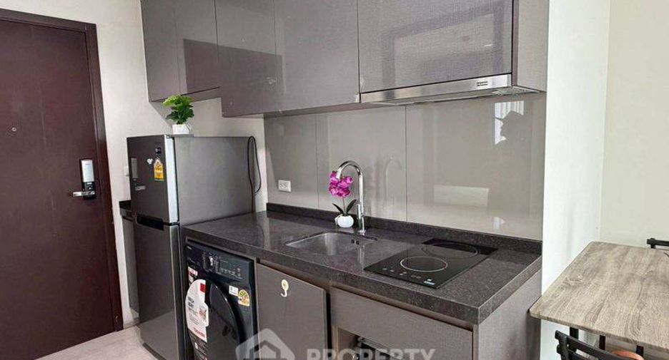 For rent 2 bedrooms condo in Huai Khwang, Bangkok