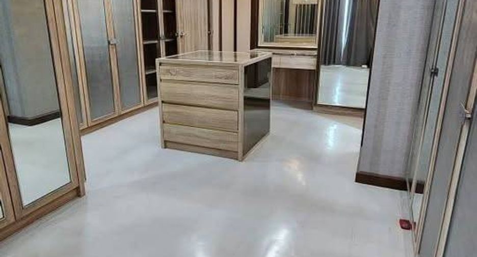 Wohnung zur Miete und zum Kauf mit 2 Zimmer in Watthana, Bangkok