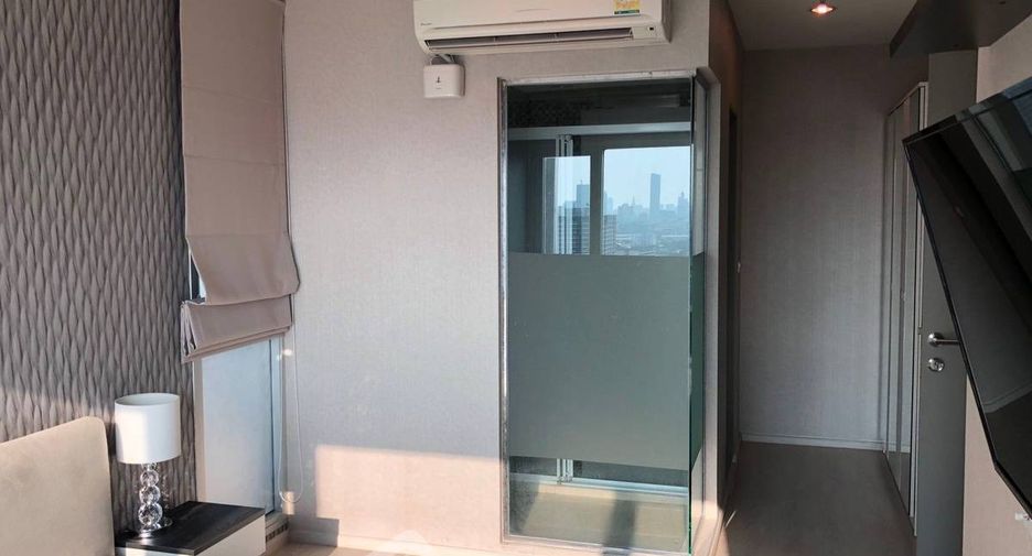 For sale 2 bedrooms condo in Huai Khwang, Bangkok