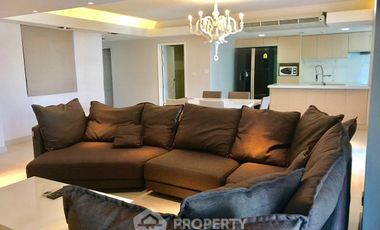 For sale 3 bedrooms condo in Watthana, Bangkok