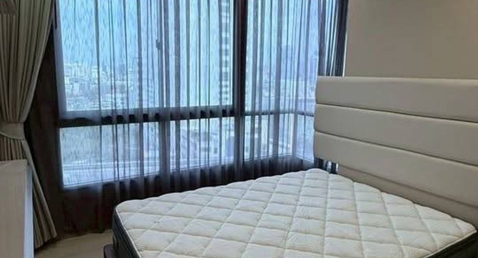 For sale 3 bedrooms condo in Phaya Thai, Bangkok