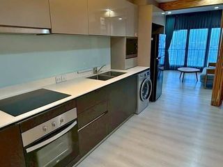 For sale 3 bedrooms condo in Phaya Thai, Bangkok