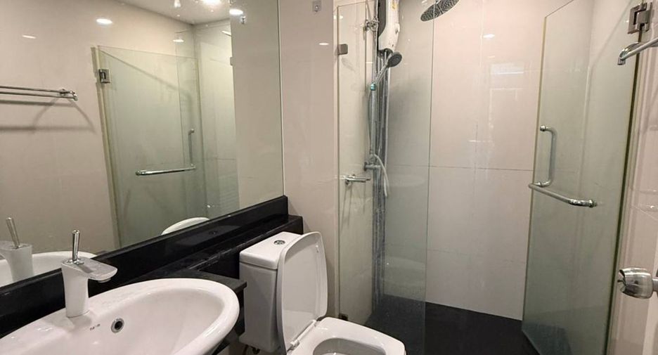 Condo en venta de 2 habitaciones en Bang Phlat, Bangkok